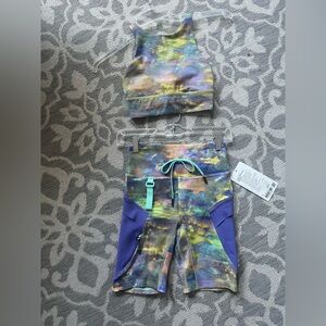 NWT Lululemon hiking cargo workout set, HR shorts and longline bra, size 4